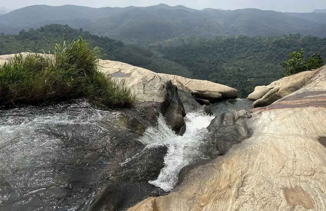 Diyaluma Falls Upper Pool